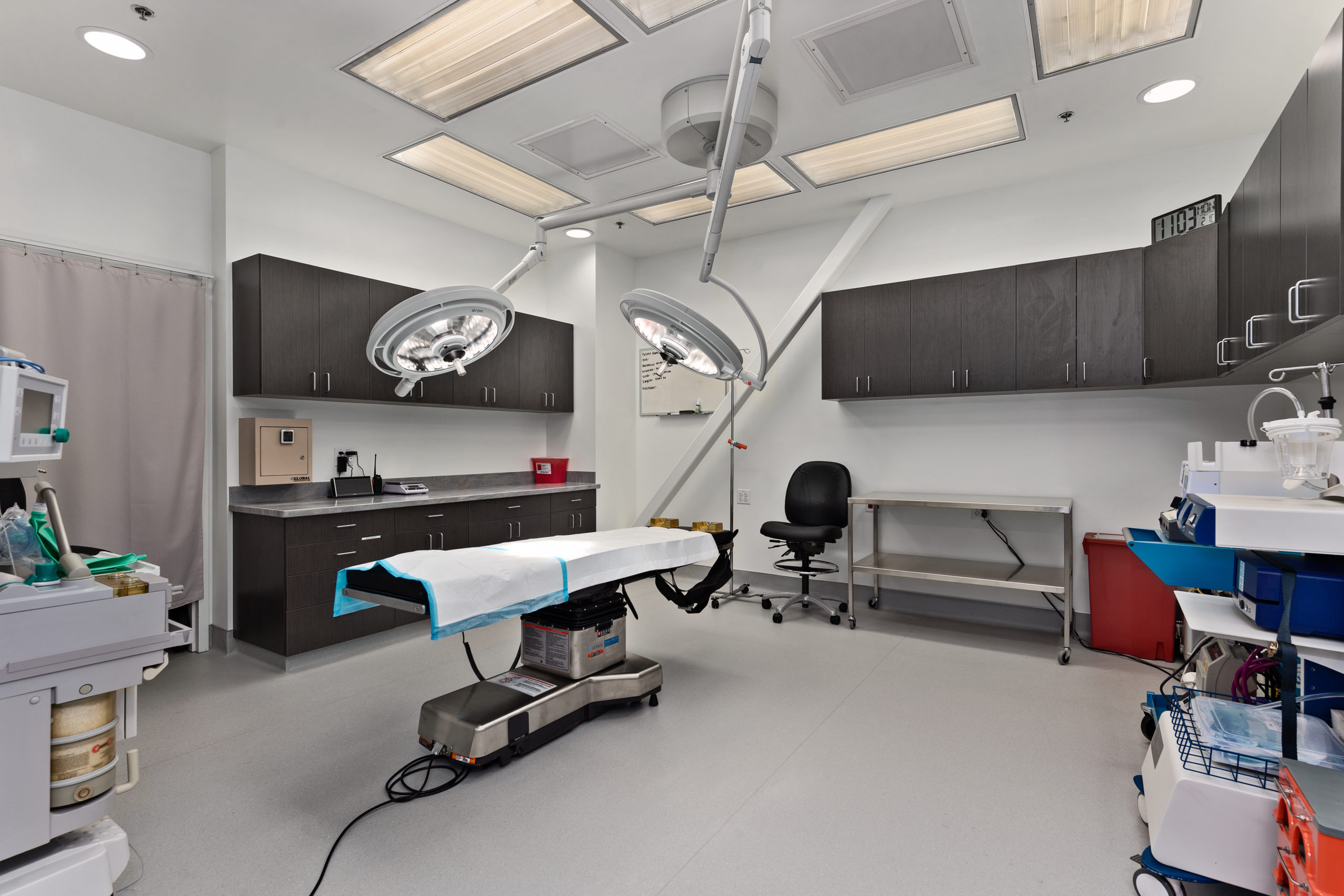 Surgical treatment room
